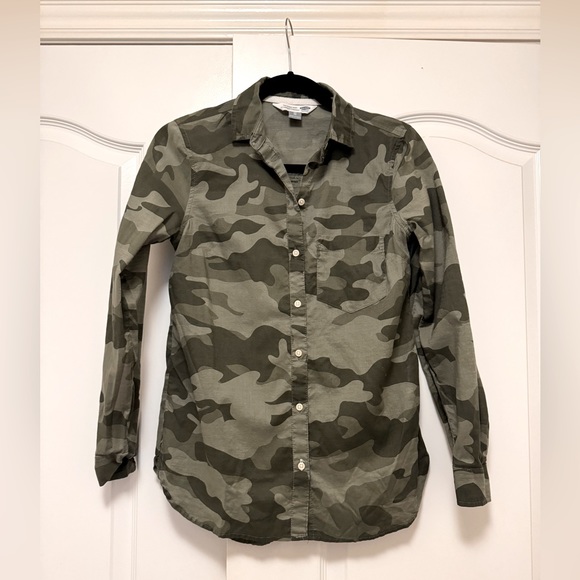 Old Navy camouflage pattern button down shirt - Size XS - Picture 1 of 2